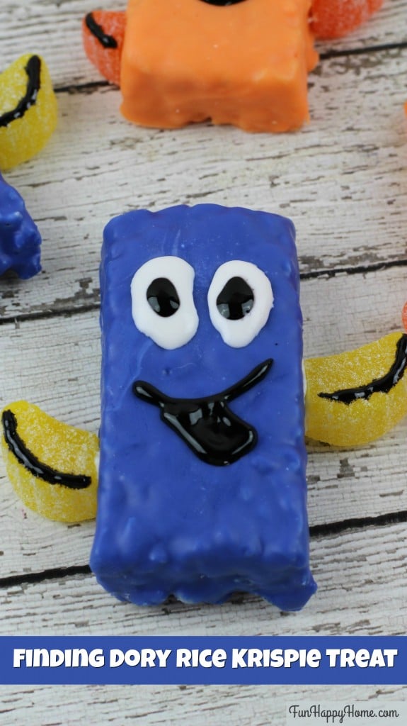 Finding Dory Rice Krispie Treat from FunHappyHome.com