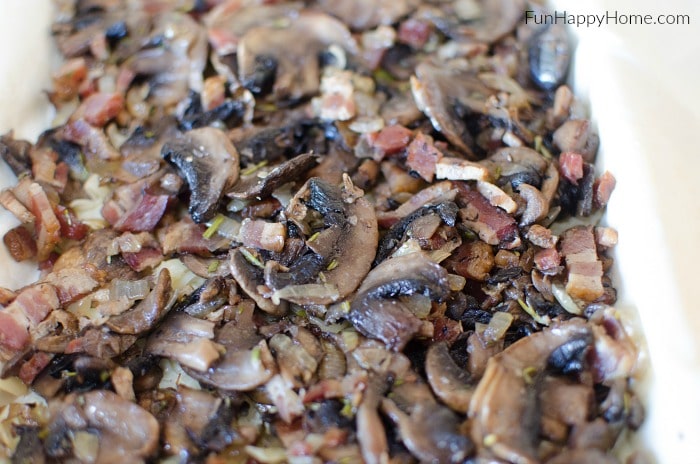 This Phyllo Dough Bacon Mushroom Tart is a perfect Sunday brunch recipe solution! With fast preparation and delicious flavors, it is sure to be a hit!